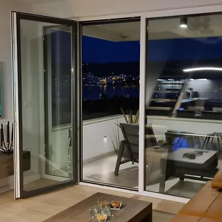 Penthouse Marcelina In Apartment *