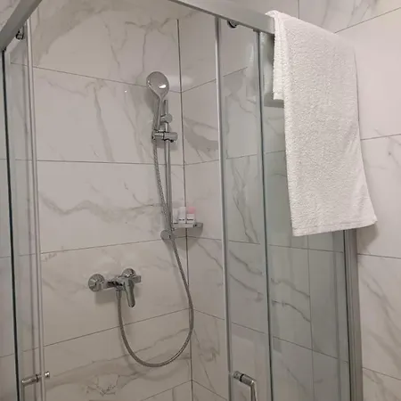 Penthouse Marcelina In * Τρογκίρ